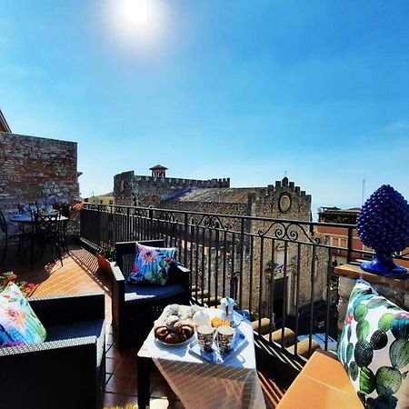 タオルミーナCasa Carla Al Duomoアパートメント エクステリア 写真